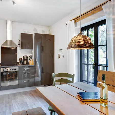 Stylish Holiday Apartment In Leogang Salzburgerland Near Ski Area Dağ evi