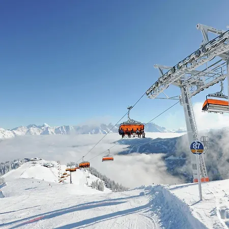 Stylish Holiday Apartment In Leogang Salzburgerland Near Ski Area Dağ evi