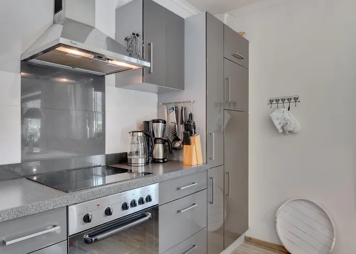 シャレー In Area In *